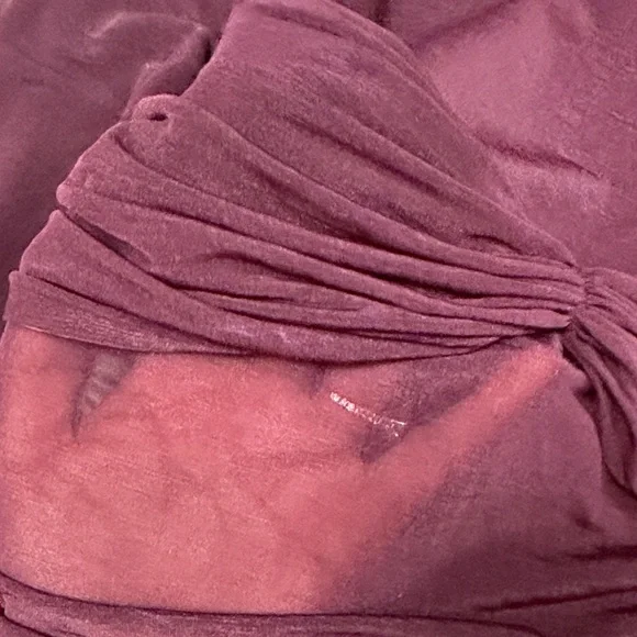 Edikted Twist-Front Long Sleeve Top in Burgundy - Picture 3 of 6